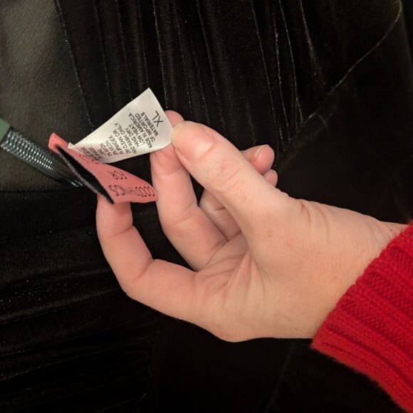 Vixen by Micheline Pitt XL Starlet Wiggle Dress in Olive Green Velvet - Picture 3 of 5